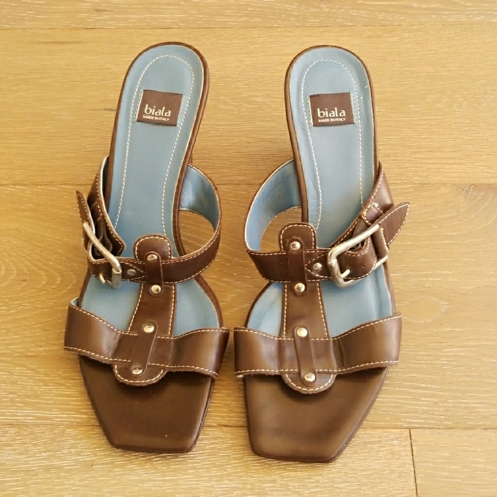 NWOB Biala buckle open toe sandals NWOB